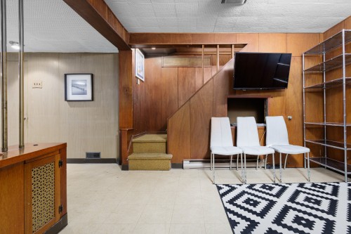 Salle familiale - 602 Av. Luck, Côte-Saint-Luc, QC 