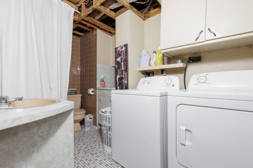 Salle d'eau - 602 Av. Luck, Côte-Saint-Luc, QC 