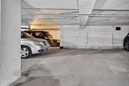 Garage - 1205-1625 Av. Lincoln, Montréal (Ville-Marie), QC 