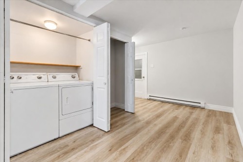 Laundry - 661  - 663 Av. Alepin, Montréal (Lasalle), QC 