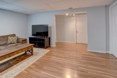 Salle familiale - 12 Rue Dumont, Blainville, QC 
