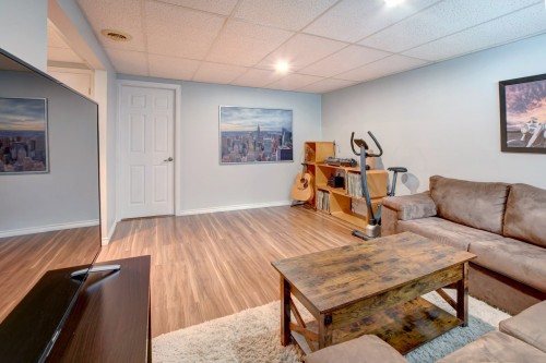 Salle familiale - 12 Rue Dumont, Blainville, QC 
