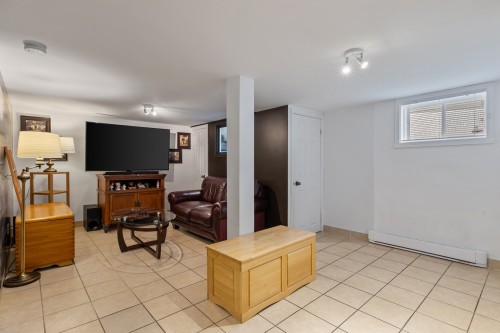Family Room - 73 Ch. De Ste-Béatrix, Sainte-Béatrix, QC 