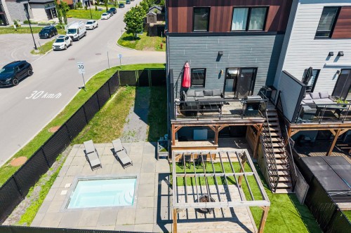 Courtyard - 200 Rue Des Hirondelles, Saint-Eustache, QC 