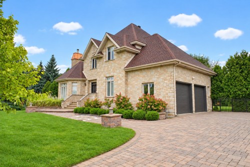 3680Z Rue de Lisbonne , Brossard, QC J4Y 3G2 3