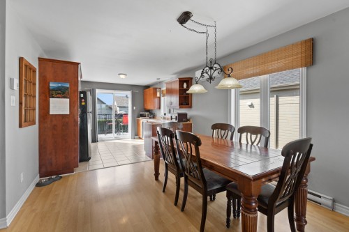 Salle à manger - 818A  - 818C Boul. Le Bourg-Neuf, Repentigny (Le Gardeur), QC 