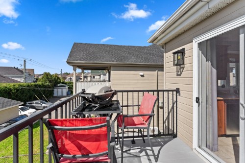 Balcon - 818A  - 818C Boul. Le Bourg-Neuf, Repentigny (Le Gardeur), QC 