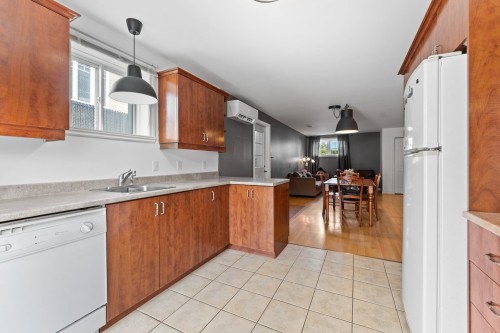 Cuisine - 818A  - 818C Boul. Le Bourg-Neuf, Repentigny (Le Gardeur), QC 