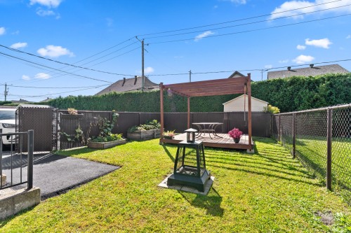 Cour - 818A  - 818C Boul. Le Bourg-Neuf, Repentigny (Le Gardeur), QC 