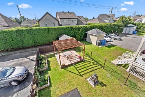 Cour - 818A  - 818C Boul. Le Bourg-Neuf, Repentigny (Le Gardeur), QC 