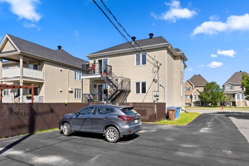 Face arrière - 818A  - 818C Boul. Le Bourg-Neuf, Repentigny (Le Gardeur), QC 