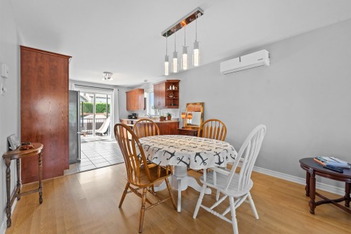 Salle à manger - 818A  - 818C Boul. Le Bourg-Neuf, Repentigny (Le Gardeur), QC 