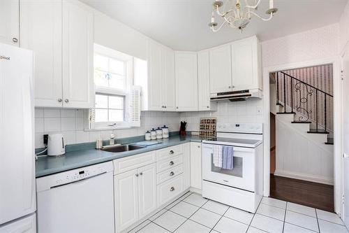 431 Queenston St, Winnipeg, MB 