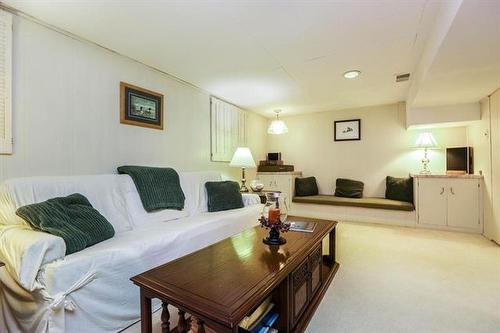431 Queenston St, Winnipeg, MB 