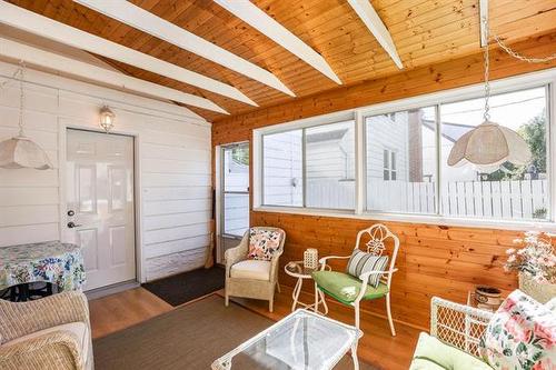 431 Queenston St, Winnipeg, MB 