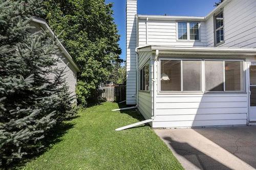 431 Queenston St, Winnipeg, MB 