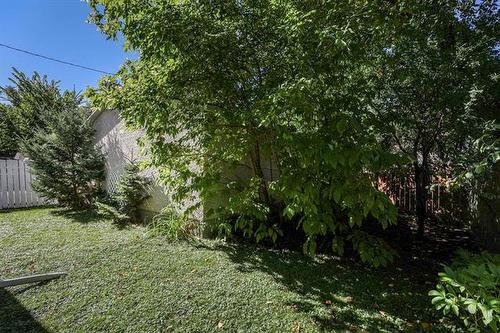 431 Queenston St, Winnipeg, MB 