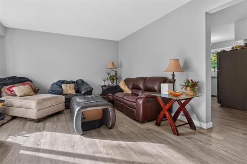435 Springfield Rd, Winnipeg, MB 