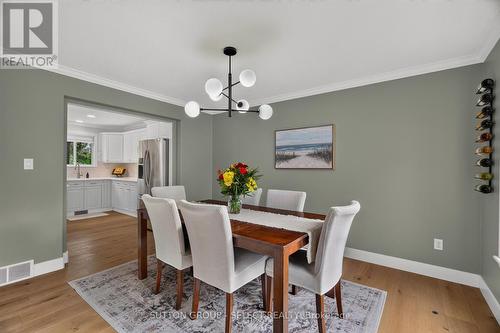 Formal dining room conveniently off kitchen - 121 Tanoak Drive, London North (North E), ON 