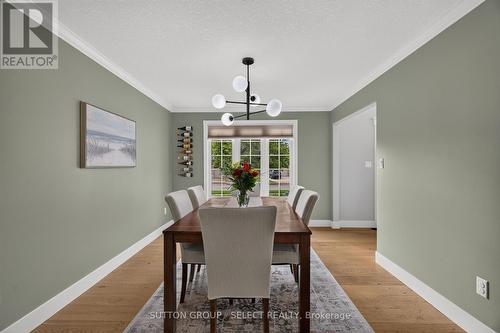 Generous dining room - 121 Tanoak Drive, London North (North E), ON 