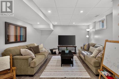 121 Tanoak Drive, London North (North E), ON 