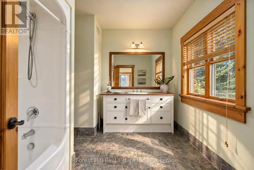 2623 Con 10 N Nottawasaga Side Road N, Clearview, ON 