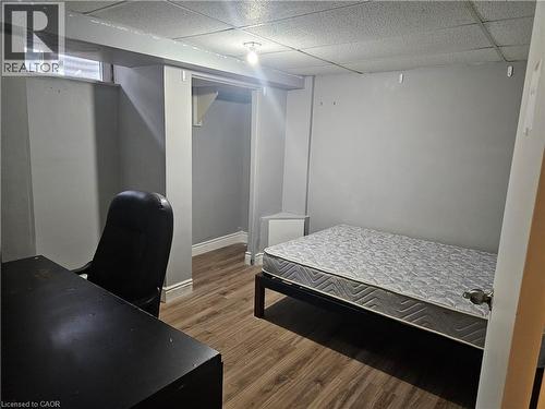 409 CASTLEGROVE Place Unit# Room 6 , London, Ontario N6G 1L1 2