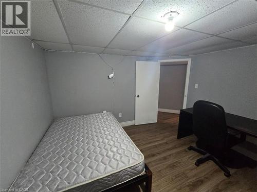 409 CASTLEGROVE Place Unit# Room 6 , London, Ontario N6G 1L1 3