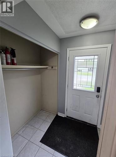 409 CASTLEGROVE Place Unit# Room 6 , London, Ontario N6G 1L1 4