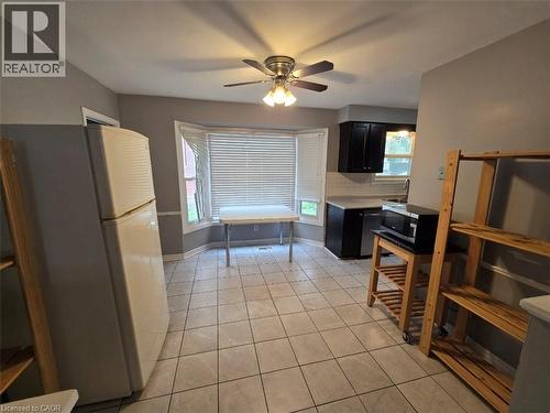409 CASTLEGROVE Place Unit# Room 5 , London, Ontario N6G 1L1 5