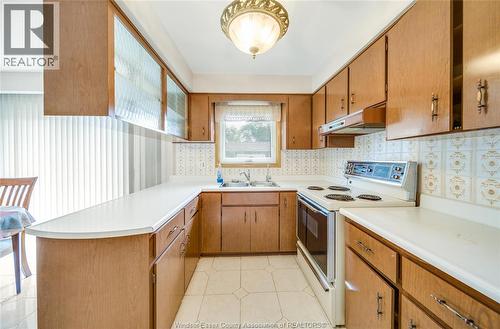 2506 Longfellow Avenue, Windsor, ON 