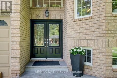 17 Downer Crescent, Wasaga Beach, ON 