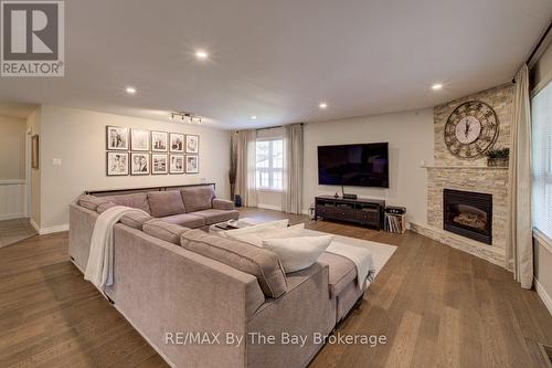 17 Downer Crescent, Wasaga Beach, ON 