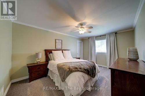 17 Downer Crescent, Wasaga Beach, ON 