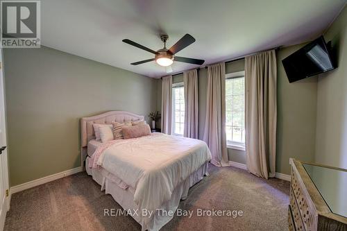 17 Downer Crescent, Wasaga Beach, ON 