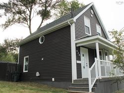 938 George Street Sydney, NS B1P 1M3