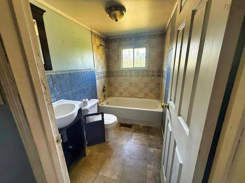 557 St Peters Fourchu Road, Lower L'Ardoise, NS 