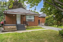 22 MAPLE AVENUE N Mississauga, ON L5H 2S1