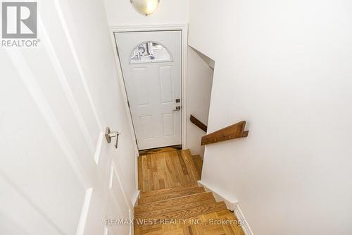 32 Pine Avenue N, Mississauga, ON 