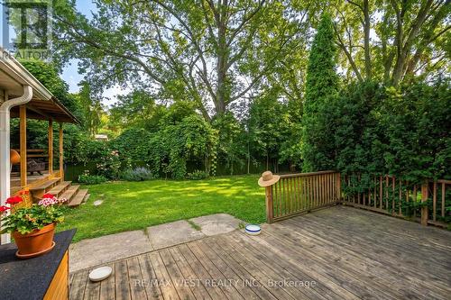 32 Pine Avenue N, Mississauga, ON 