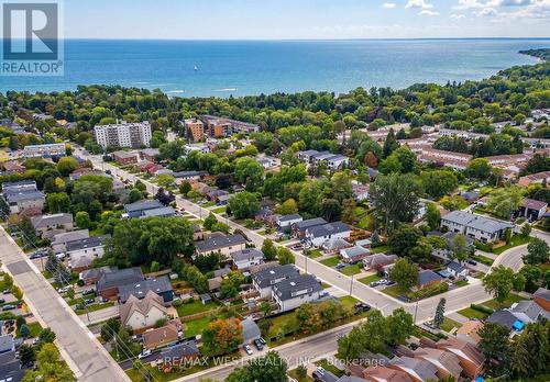 32 Pine Avenue N, Mississauga, ON 