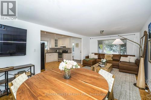 32 Pine Avenue N, Mississauga, ON 