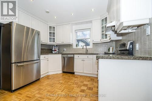 32 Pine Avenue N, Mississauga, ON 