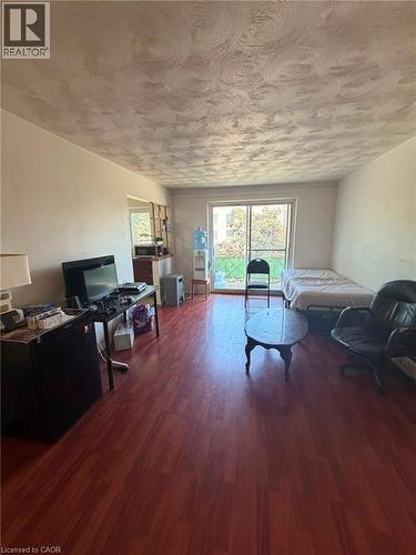 449 HAZEL Street Unit# 1 , Waterloo, Ontario N2L 3P7 4