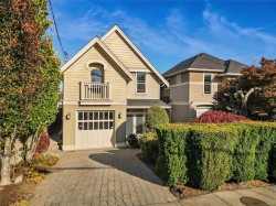 1059 Clare St Victoria, BC V8S 4B5
