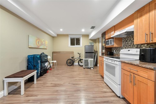 1059 Clare St, Victoria, BC 
