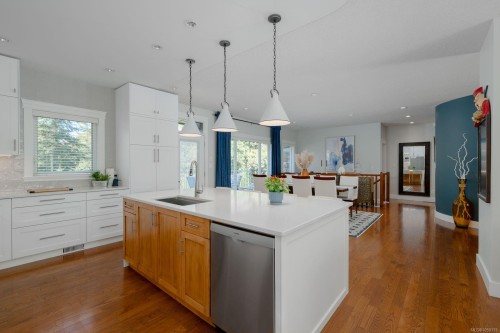 929 Deloume Rd, Mill Bay, BC 