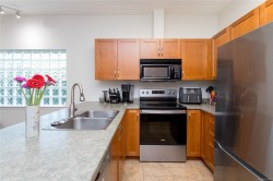 1963 Polo Park Crt Central Saanich, BC V8M 2K1