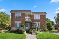 238  - 240 Rue Jeannette Longueuil (Le Vieux-Longueuil), QC J4R 2E1