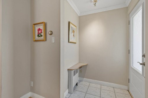 Hall d'entrée/Vestibule - 238  - 240 Rue Jeannette, Longueuil (Le Vieux-Longueuil), QC 